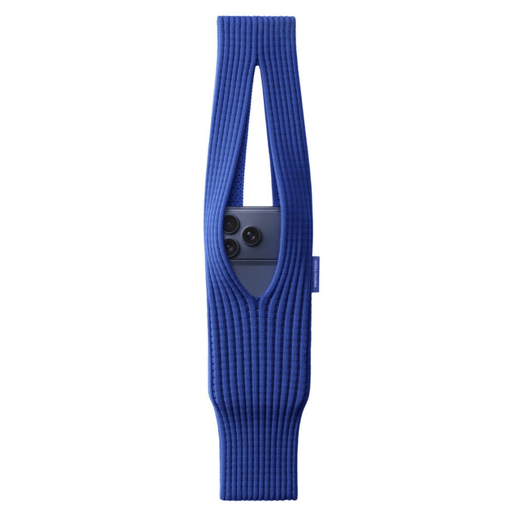 Iphone Pocket image blue